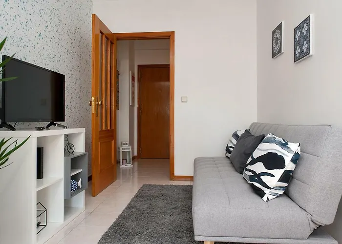 Sunny View To The Tower * Porto