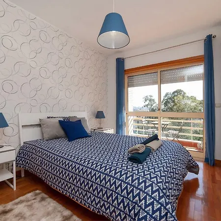 Sunny View To The Tower Apartament