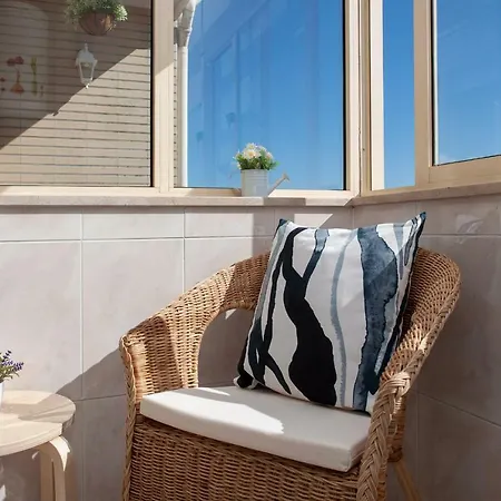 Sunny View To The Tower Apartament