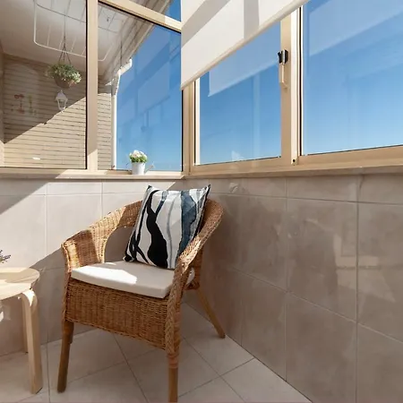 Sunny View To The Tower Oporto