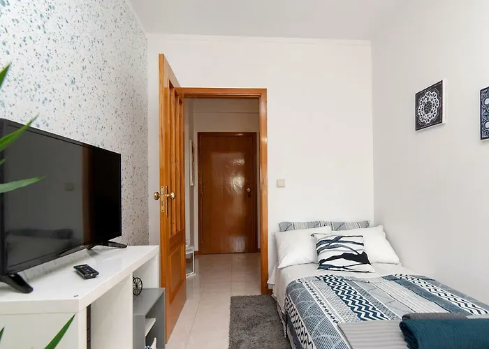 Sunny View To The Tower Apartamento Porto