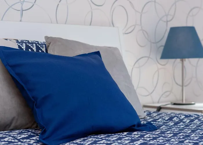 Sunny View To The Tower Porto