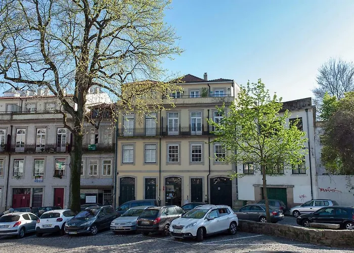 Sunny View To The Tower *