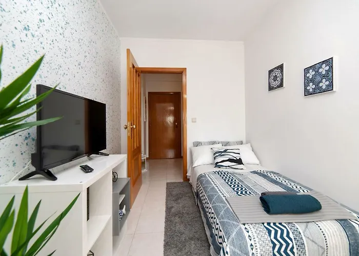 Sunny View To The Tower Apartamento Porto